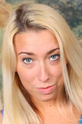 Jessica Woods from 